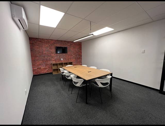 138M² OFFICE TO LET IN HYDE PARK